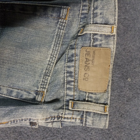 loose straight jeans